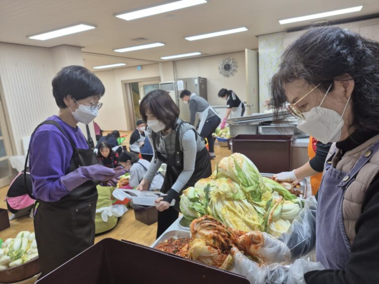 [신앙의향기] 수원교회 즐거운 김장